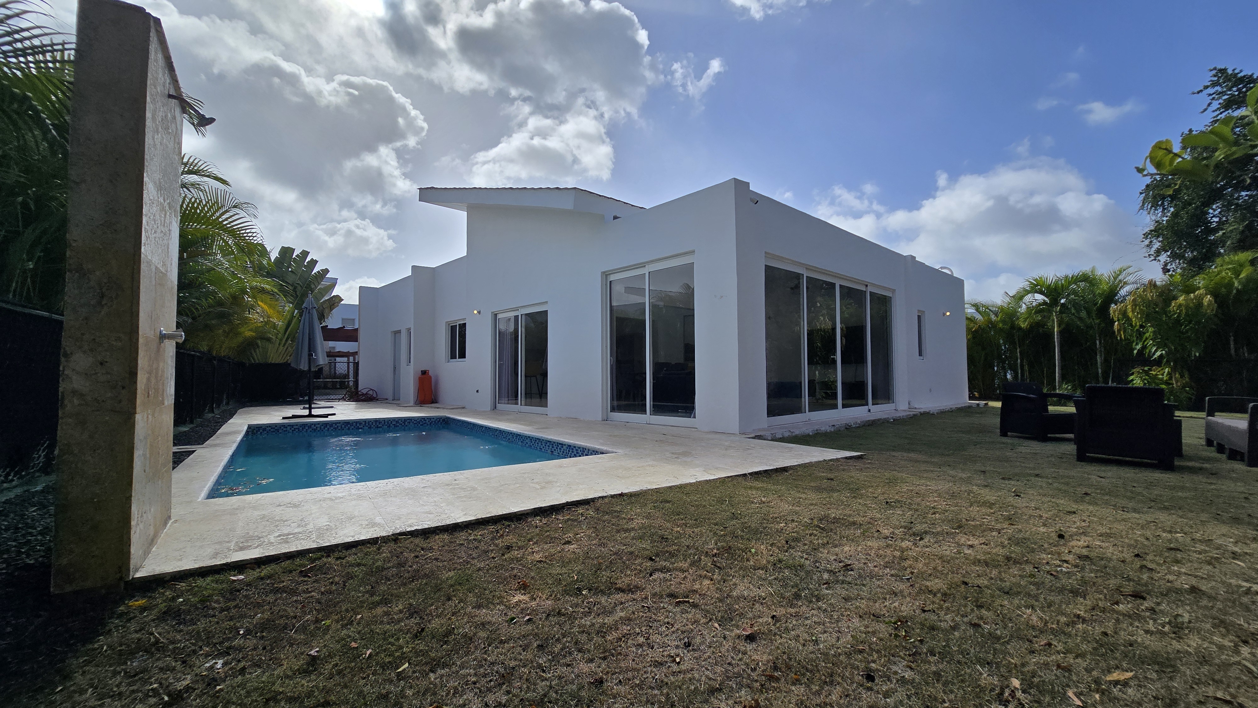 RENT SPACIOUS HOUSE WITH PRIVATE POOL CANE VIEW photo 1