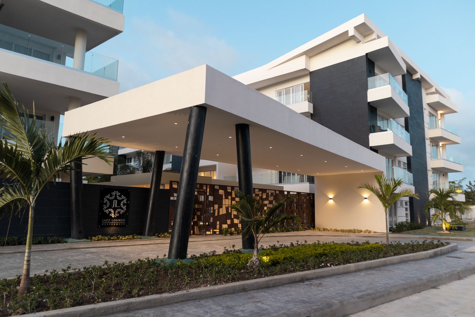 VENTA APARTAMENTO DE LUJO AMUEBLADO  CAP CANA