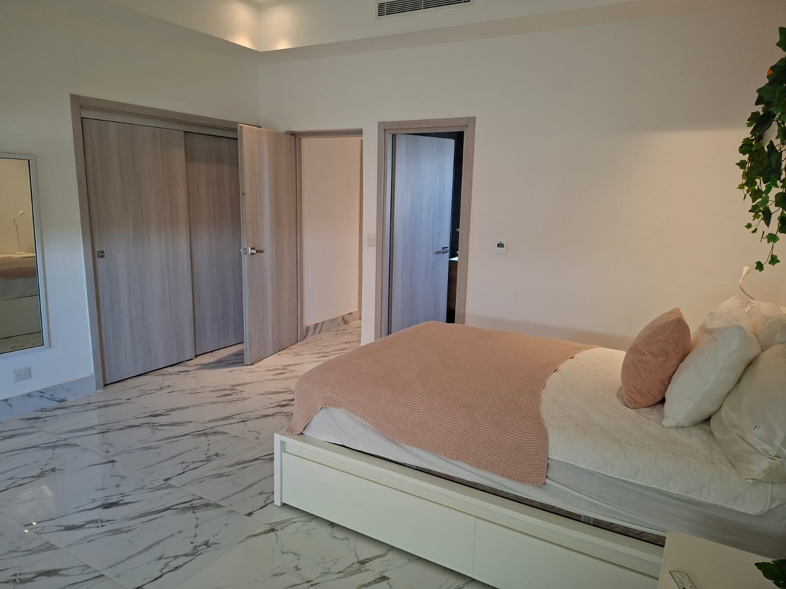 VENTA APARTAMENTO LUJOSO Y EXCLUSIVO EN CAP CANA
