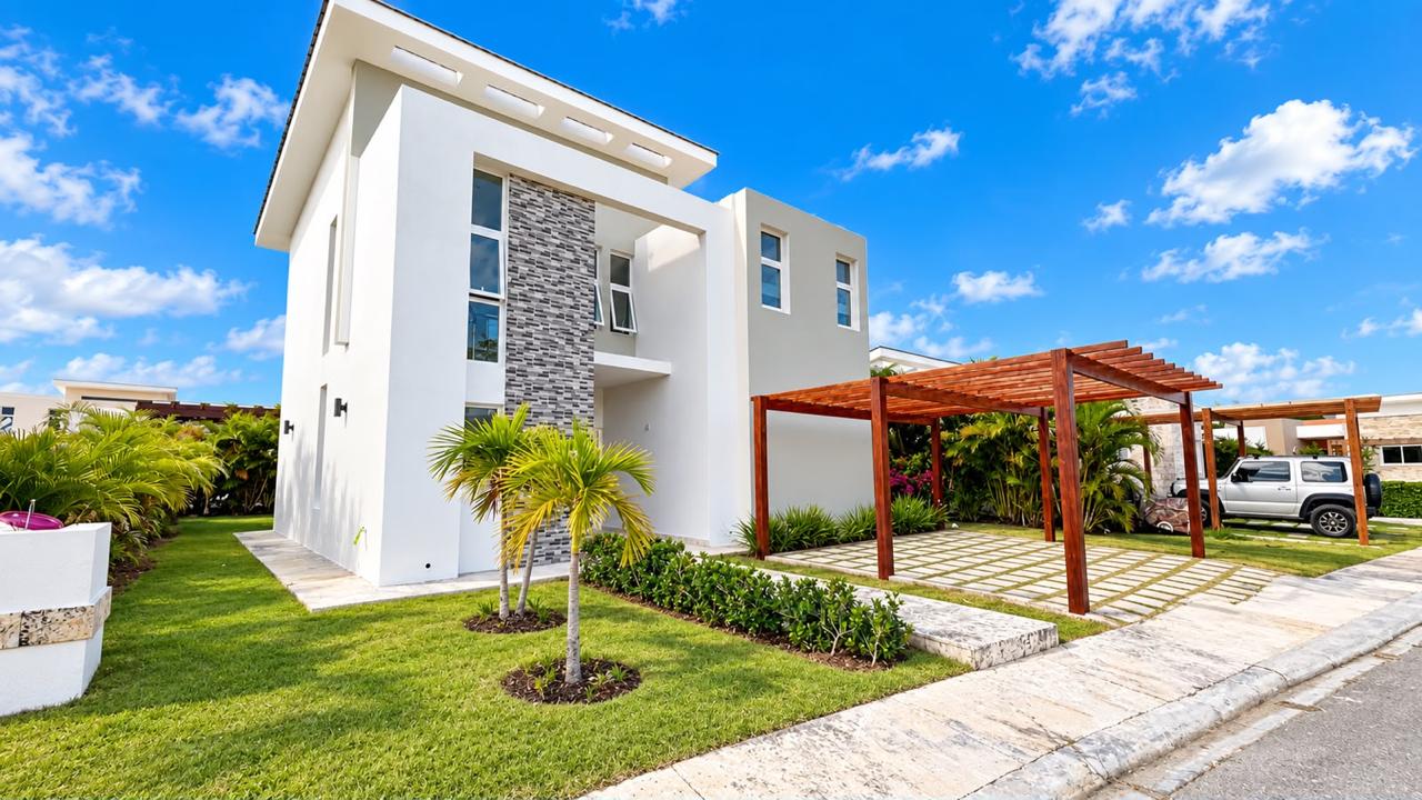 VILLA FOR SALE IN VISTA CANA